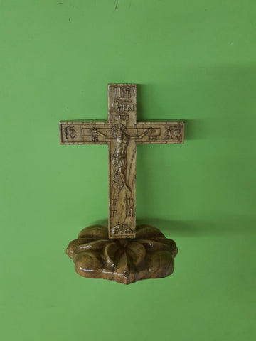 Cross with pedestal KP01